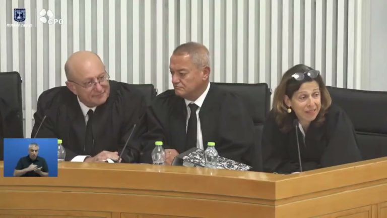 Ilan Bombach argues before 15 High Court justices for over two hours: on the Court's power to review Basic Laws